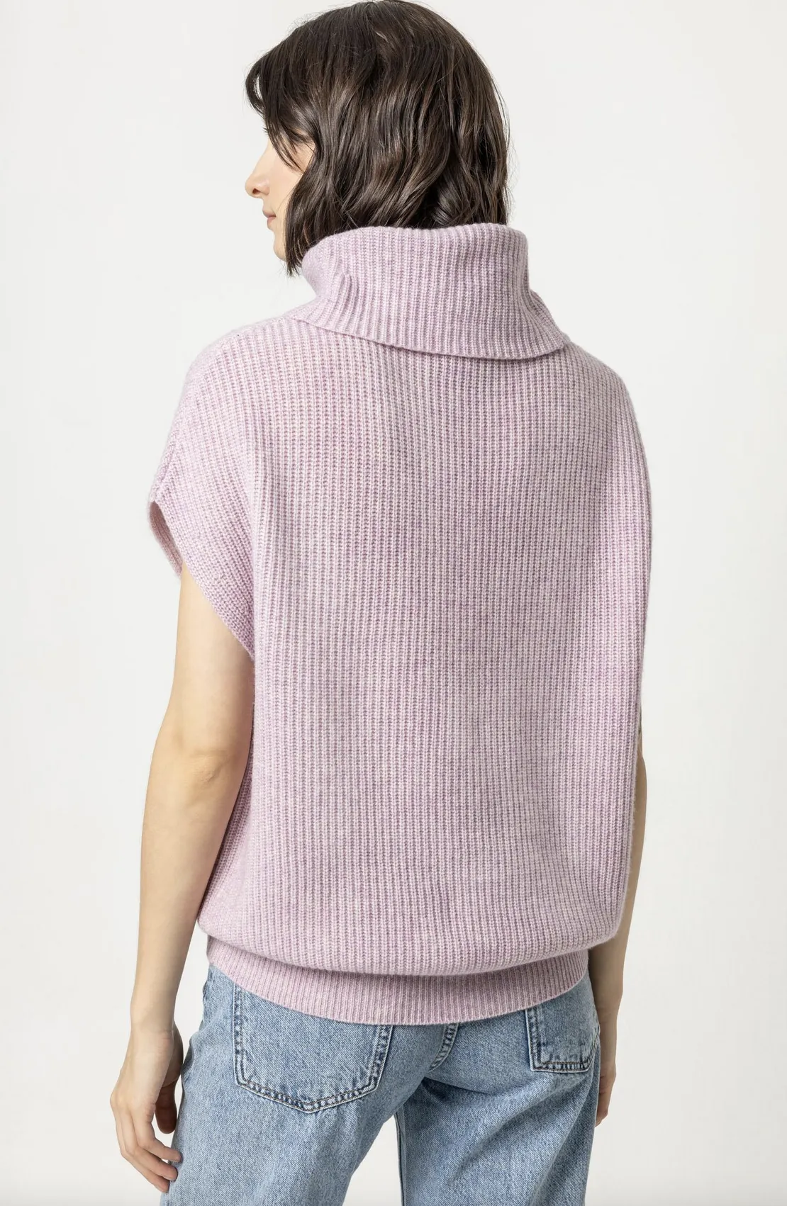 RIBBED TURTLENECK SWEATER