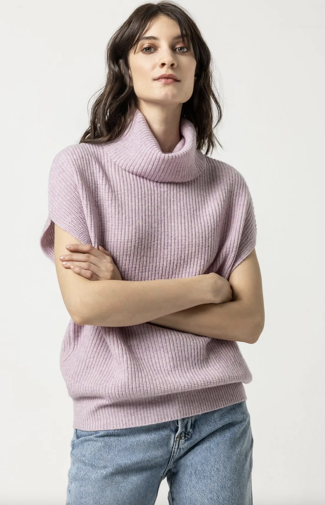 RIBBED TURTLENECK SWEATER